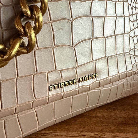 Rare Etienne Aigner small boxy embossed leather evening bag with chain strap - Picture 2 of 9